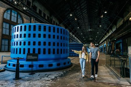 Niagara Falls Premium Night Tour with Dinner & Illumination Tower