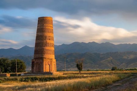 4 Days Tour of Song-Kul and Issyk-Kul Lakes in Kyrgyzstan