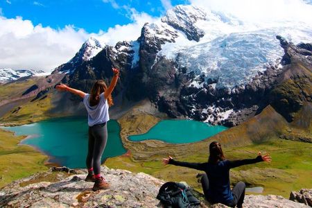 Private 12 Lagoons full Day Ausangate Trek from Cusco