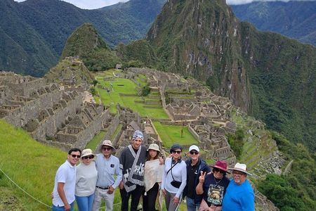 Machu Picchu Tour from Cusco with Income Included