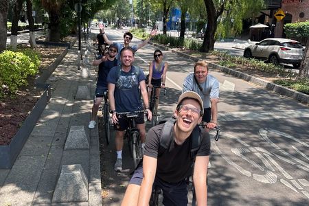 Bike, tacos and Cable Car Tour in Mexico City