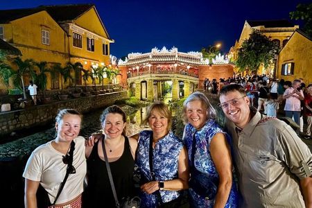 Hoi An Ancient Town Walking & Tasting Local Foods