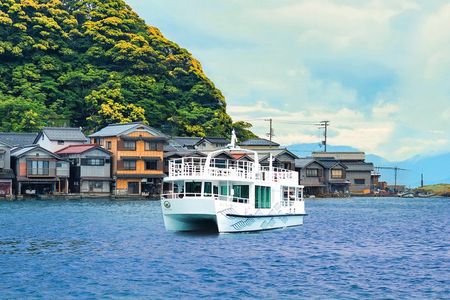From Kyoto/Osaka: Amanohashidate, Ine Funaya and Miyama Day Tour