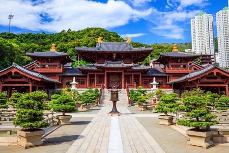 Hong Kong: Wong Tai Sin Temple, Zen Gardens & Local Food Tasting