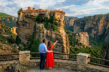 Athens: Meteora Monasteries Tour with Local Guide and Greek Lunch