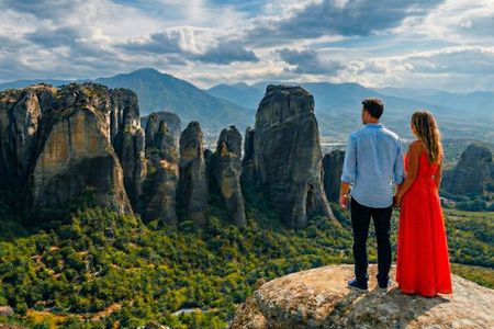 Meteora: Monasteries Tour with Lunch and Athens Transfer Option