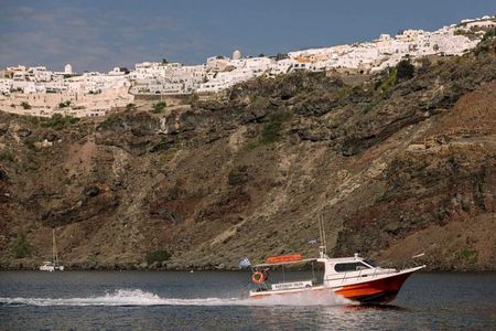 Santorini: Skip the Cable car by Water Taxi + Land Tour w/Themis