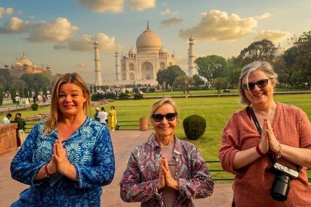 Full day Taj Mahal tour with Mughal Era cultural show