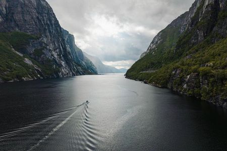 Stavanger: Waterfalls, Caves and Rock Tour By Sea