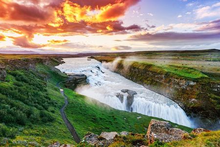 10 Hours Private Luxury Tour of Golden Circle