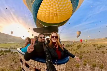 Cappadocia Hot Air Balloon with Pickup, Breakfast & Champagne