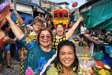 Private Tour to Railway Market and Floating Market