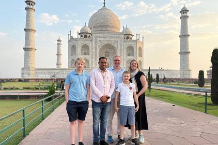 All Inclusive Same Day Taj Mahal Trip From Delhi
