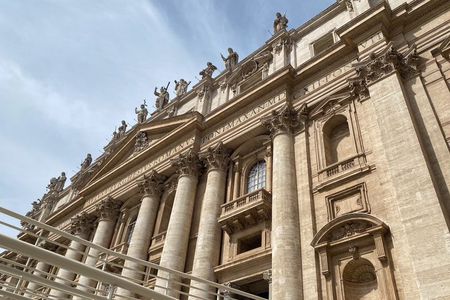 Guided Tour of St. Peter's Basilica with Fast Track Access