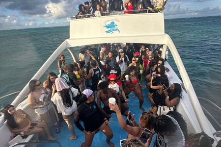Island Boat Party with drinks