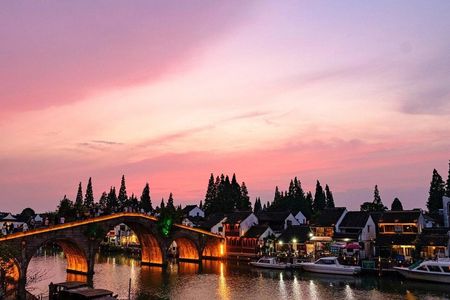 Shanghai Private Zhujiajiao Tour: Sunset Boat & Lantern Light