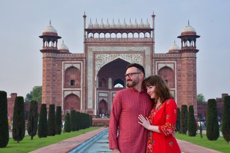 Agra: Taj Mahal Tour by Train From Delhi