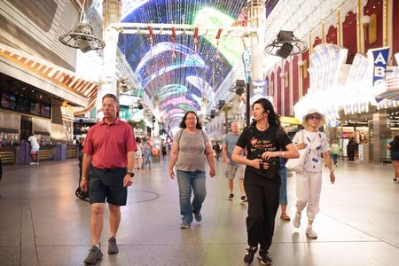 Downtown Fremont Street Walking Tour Las Vegas – English & Span