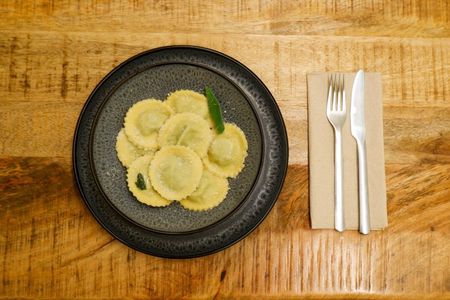 Cook and Eat in a Local Milan Home, max 8 Guests