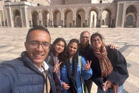 Casablanca Highlights Tour – Mosque, Corniche & Hidden Gems