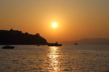 Sunset Sailing Cruise with aperitif at the Island
