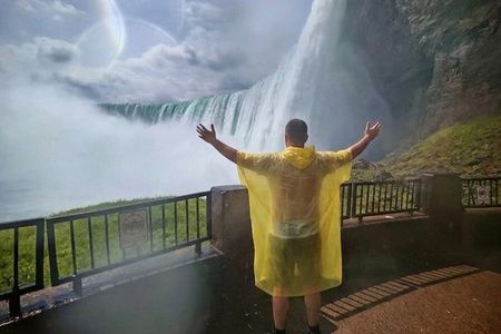 Niagara Falls Day Tour from Toronto + Optional Boat Cruise