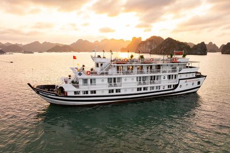 Cozy Bay Grand Halong Bay Overnight Boutique Cruise 2days/1night