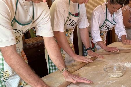 Traditional Farmhouse Cooking Experience in Lucca with Lunch or Dinner