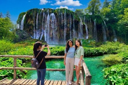 Zagreb: Plitvice Lakes and Rastoke Watermill Village Day Tour