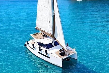 Catamaran tour stops bathing and snorkeling toast with prosecco