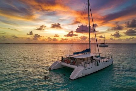 Catamaran Sunset Cruise to Isla Mujeres from Cancun
