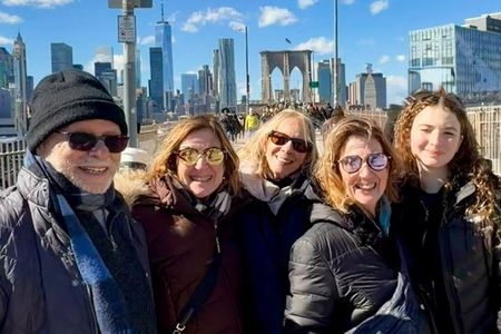 All-Inclusive Brooklyn Heights & DUMBO Food and Photo Tour