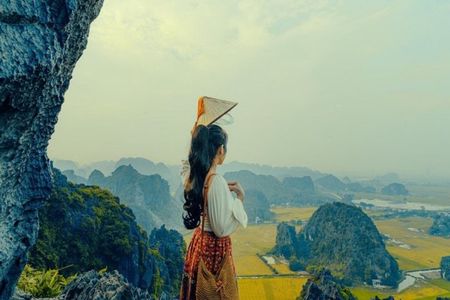 Ninh Binh Full-Day to Hoa Lu Tam Coc & Mua Cave Via Boat & Bike