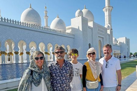 Dubai to Abu Dhabi City Tour: Capital Highlights with Transfer