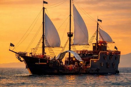 Pirate Marigalante Boat Show in Puerto Vallarta with Dinner