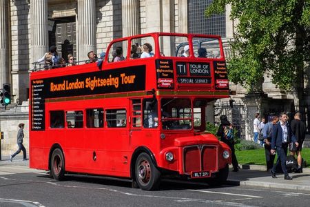 London: Guided Sightseeing Tour on a Vintage Open-Top Bus