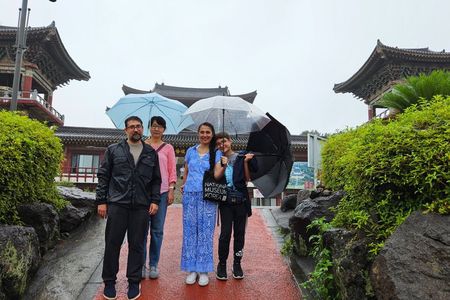 Private Jeju Shore Excursion (Gangjeong Port): Select Guide Level