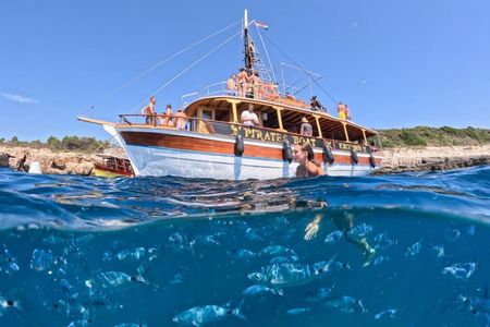 Pirate Boat Tour from Medulin: Blue Cave & Porer with Lunch
