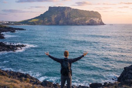Jeju UNESCO Highlights Tour | Lava cave & with Haenyeo Show