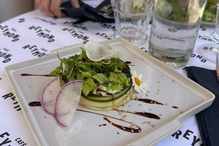 Exclusive, local and fun food & wine tour in Avignon