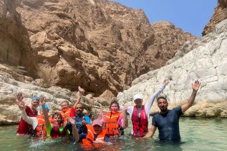 Sharing Tour to Wadi Shab & Bimmah Sinkhole & Fins Beach