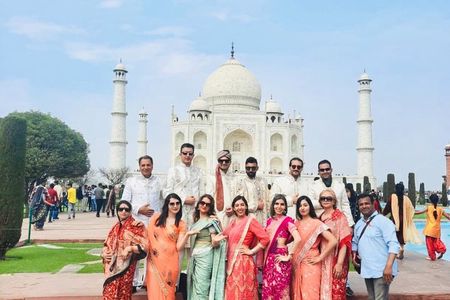 All Inclusive Taj Mahal, Agra Fort, Baby Taj Car with Tour Guide
