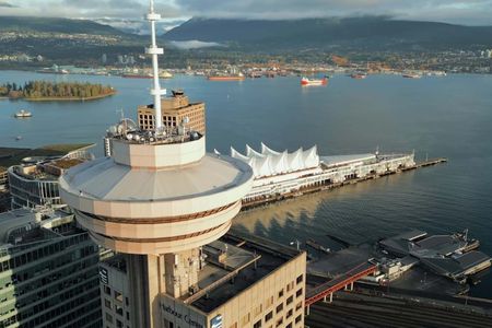 Vancouver Lookout & Guided City Tour with Airport Drop-off Option