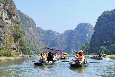 Hoa Lu Tam Coc Full Day Trip by Limousine Transfer Deluxe Group