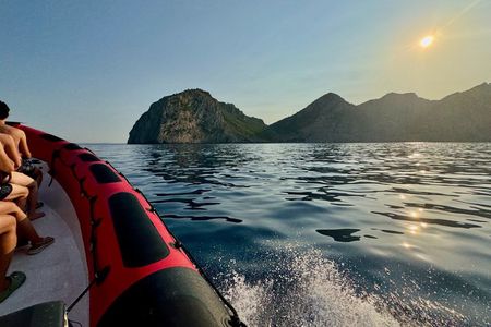 Alcudia: 3H Sightseeing, Sea Caves & Snorkel Speedboat Tour