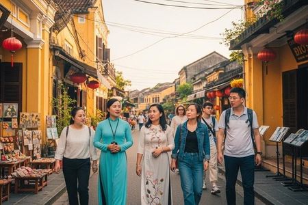From Da Nang: Private Hoi An Night Tour & Lantern Boat Walking