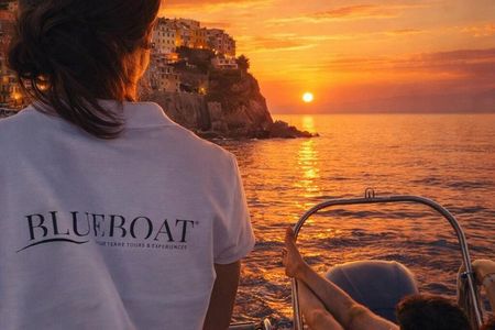 3 Hour One-Way Sunset Boat Tour from Monterosso to La Spezia