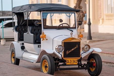 Cartagena: Private City Tour by Classic Electric Car