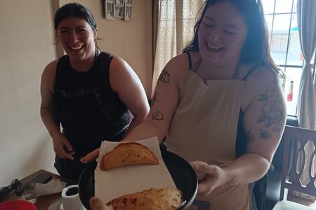 Traditional cooking class with Tica family
