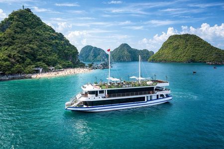 BEST SELLER - Halong Bay Day Cruise from Hanoi: Buffet & Kayaking